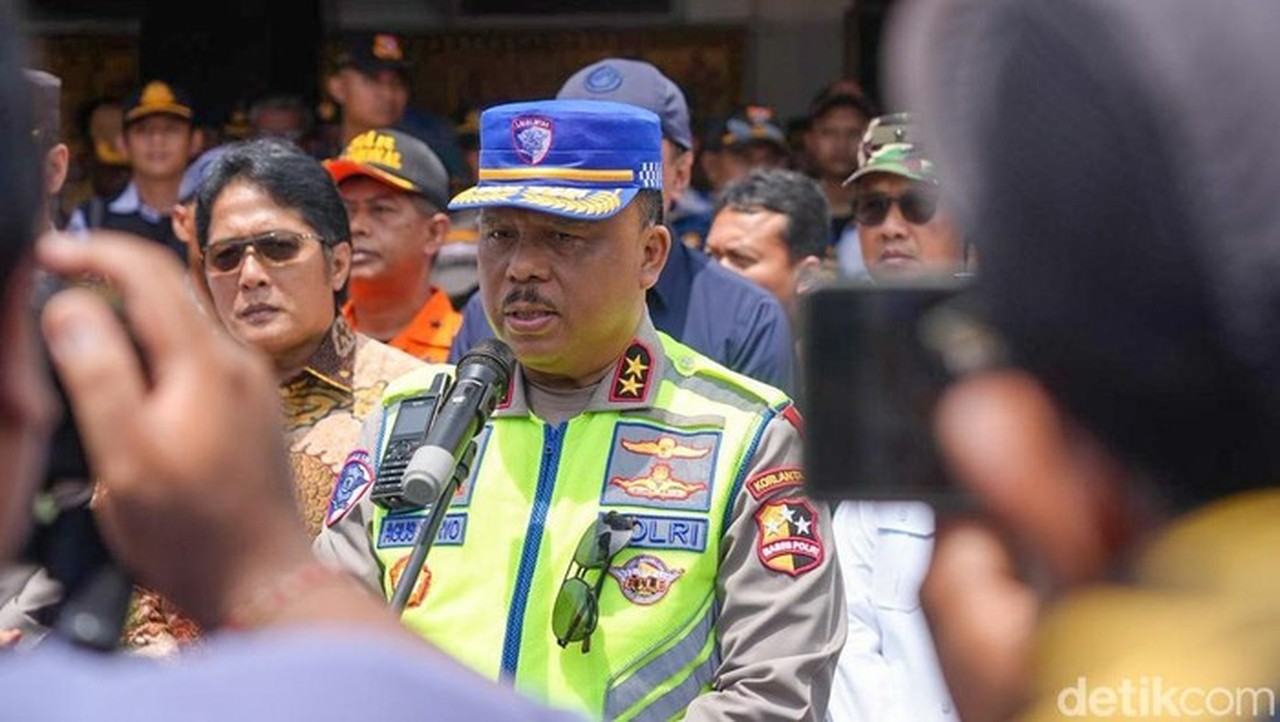 Kakorlantas Tinjau Pelabuhan Gilimanuk, Pastikan Kelancaran Arus Balik Libur Tahun Baru Kakorlantas Tinjau Pelabuhan Gilimanuk, Pastikan Kelancaran Arus Balik Libur Tahun Baru