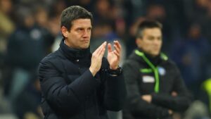 Cristian Chivu Tak Terpengaruh Prediksi Antonio Conte Soal Perebutan Scudetto