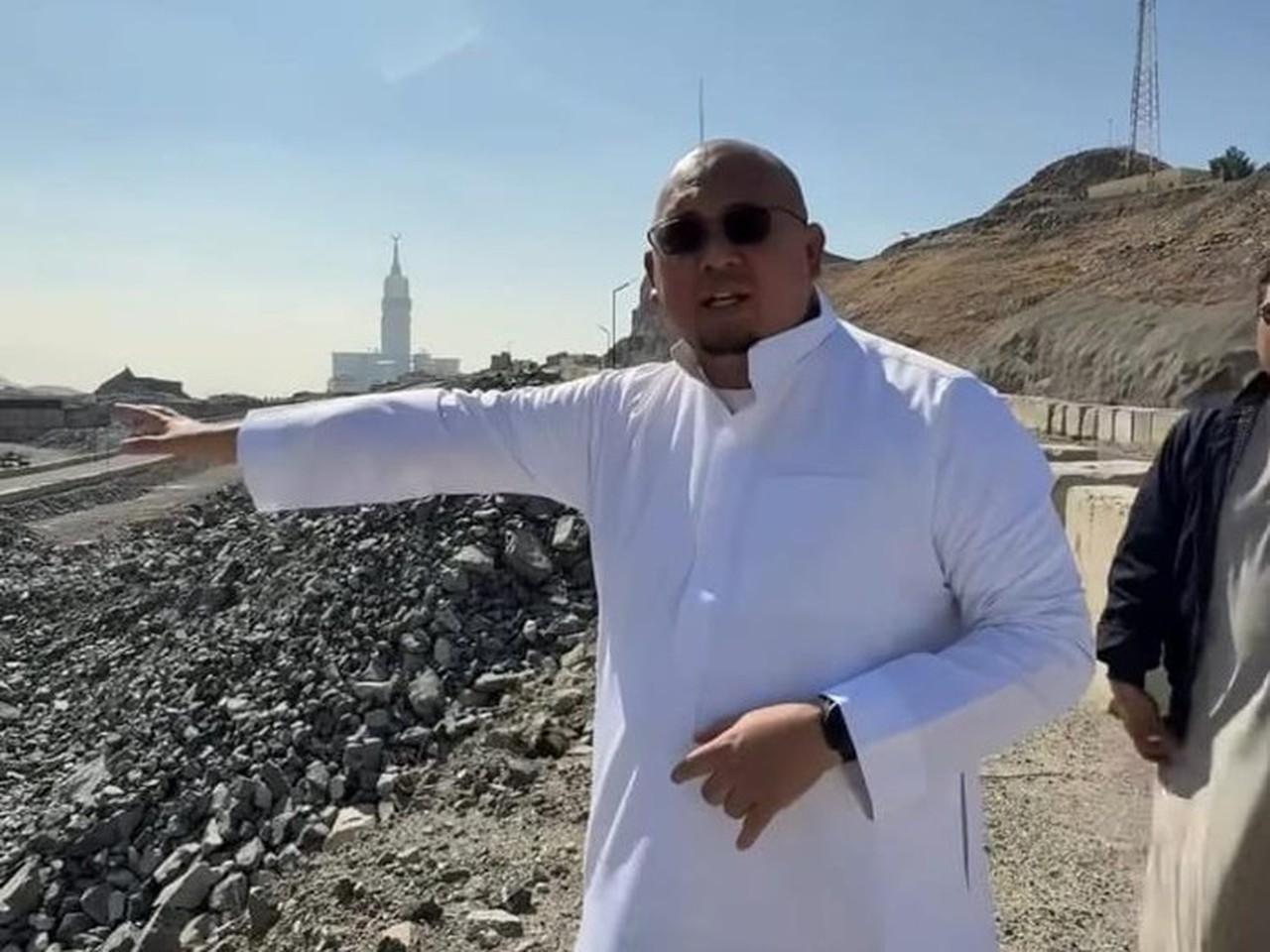 Andre Rosiade Tinjau Lahan Kampung Haji RI di Arab Saudi, Sebut Komitmen Prabowo untuk Umat Andre Rosiade Tinjau Lahan Kampung Haji RI di Arab Saudi, Sebut Komitmen Prabowo untuk Umat