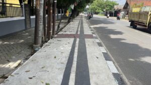Pemprov Banten Jelaskan Pengecatan Trotoar Mirip Guiding Block, Perbaikan Asli Tahun Depan