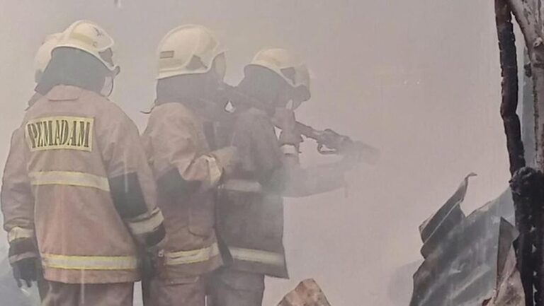 Dugaan Korsleting Listrik Jadi Penyebab Kebakaran Papan Billboard di Gedung Sarinah