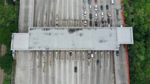 Jelang Tahun Baru 2026: Kecelakaan Truk di Tol Palimanan, Kepadatan di Tol Janger dan Dalkot