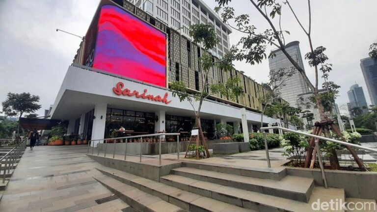 Gedung Sarinah Alami Kebakaran Dekorasi Pita, Operasional Tetap Normal Gedung Sarinah Alami Kebakaran Dekorasi Pita, Operasional Tetap Normal