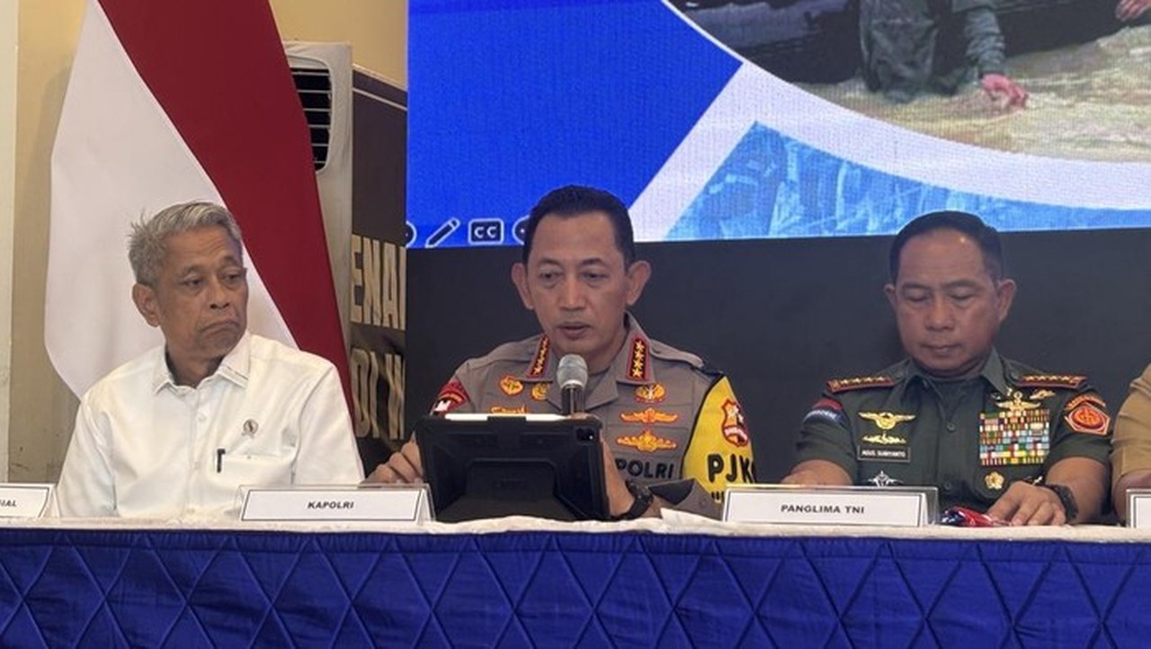 Kapolri: 10.759 Personel Polri Dikerahkan untuk Penanganan Bencana di Sumatera