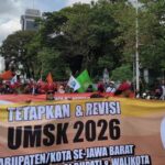 Buruh Geruduk Istana Negara Tolak UMP DKI Jakarta 2026, Desak Revisi Angka Rp 5,7 Juta