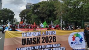 Buruh Geruduk Istana Negara Tolak UMP DKI Jakarta 2026, Desak Revisi Angka Rp 5,7 Juta