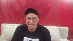 Pandji Pragiwaksono Sambut Ramai Pembahasan Materi Stand Up “Mens Rea”