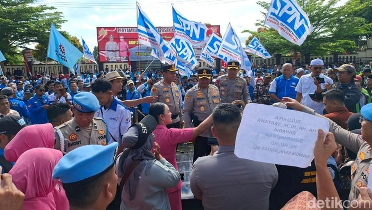 AKBP Andi Kurniawan Jabat Kapolres Serang, Ajak Warga dan Ormas Berkolaborasi AKBP Andi Kurniawan Jabat Kapolres Serang, Ajak Warga dan Ormas Berkolaborasi