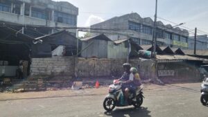 Tumpukan Sampah Pasar Cimanggis Diangkut, Warga Buang di Lokasi Baru