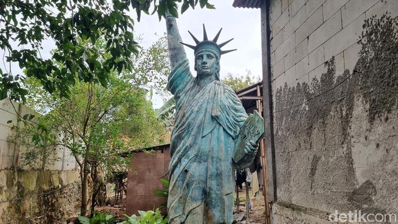 Patung Liberty Pondok Cabe Jadi Ikon Lokal, Warga Senang Tak Perlu Jauh ke Amerika Patung Liberty Pondok Cabe Jadi Ikon Lokal, Warga Senang Tak Perlu Jauh ke Amerika