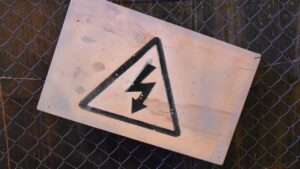 Pria Pekalongan Tewas Kesetrum Tiang Lampu Saat Buang Air Kecil di Pinggir Jalan