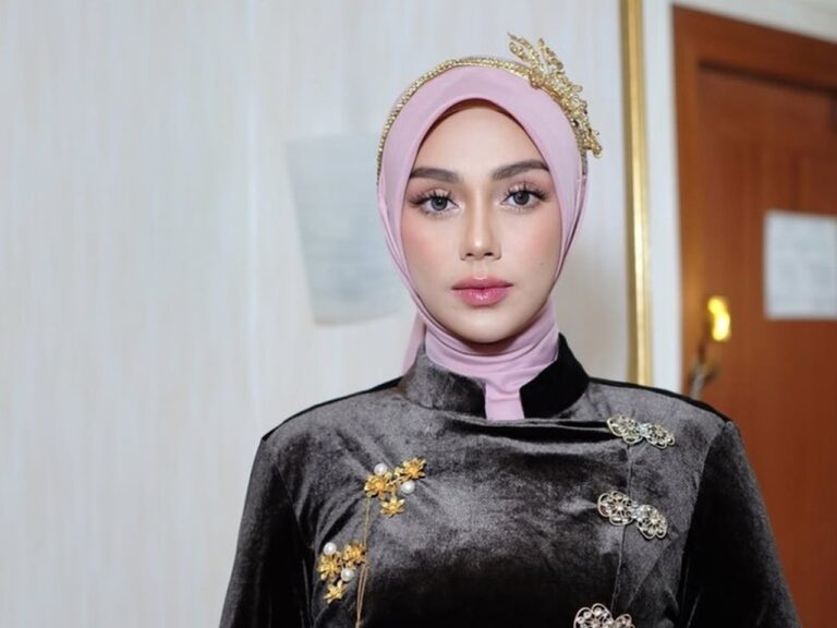 Usai Umrah, Celine Evangelista Ungkap Perjalanan Spiritual dan Harapan Perbaikan Diri Usai Umrah, Celine Evangelista Ungkap Perjalanan Spiritual dan Harapan Perbaikan Diri