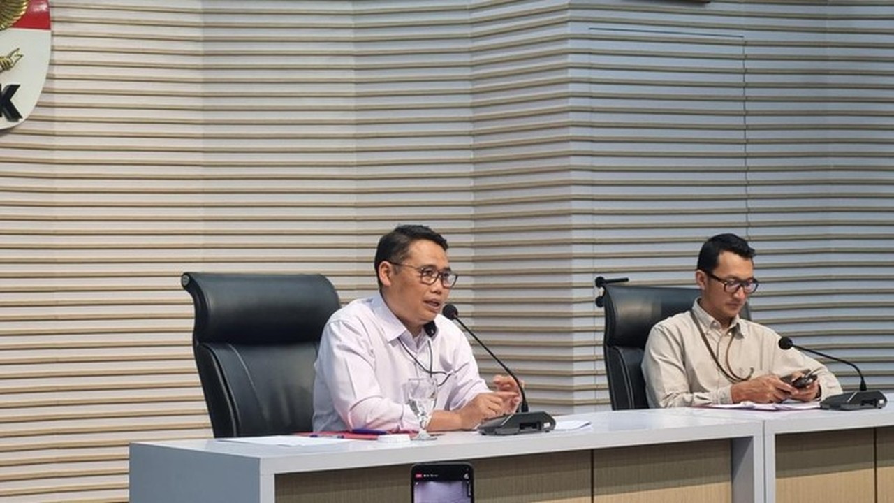 KPK Sita 1,3 Kg Logam Mulia dan Ratusan Juta Dolar Singapura dari Pejabat Pajak Jakut