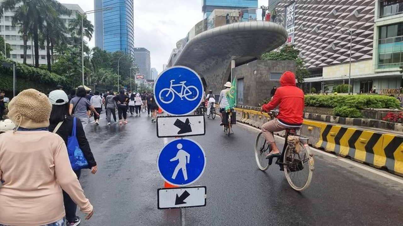 Rambu Pemisah Pesepeda-Pejalan Kaki di CFD HI Diapresiasi, Warga Minta Diperbanyak