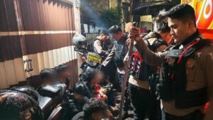 Tujuh Remaja Diamankan di Jakbar Diduga Hendak Tawuran, Celurit dan Corbek Disita