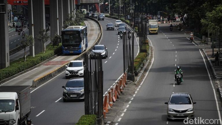 Pramono Anung Undang Sutiyoso Saksikan Pembongkaran Tiang Monorel Proyek Mangkrak Era 2004