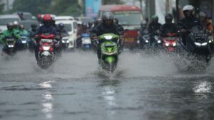 BPBD DKI Jakarta Naikkan Status Siaga 3 di Pos Pantau Pesanggrahan dan Sunter Hulu Akibat Banjir
