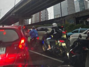 Macet Jakarta Saat Hujan, Pramono Anung Imbau Warga Beralih ke Transportasi Umum