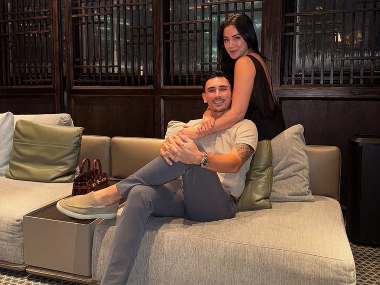 Vincent Verhaag Ungkap Alasan Berikan Seluruh Penghasilan ke Jessica Iskandar: Buat Anak-anak Vincent Verhaag Ungkap Alasan Berikan Seluruh Penghasilan ke Jessica Iskandar: Buat Anak-anak