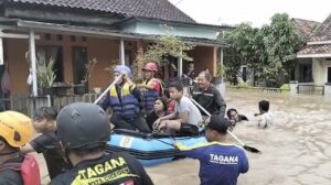 Tanggul Jebol, Banjir Rendam Tiga Kecamatan di Cilegon, Ratusan Warga Mengungsi