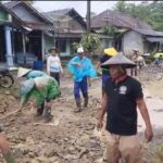 Jalan Rusak 30 Tahun di Pandeglang Diperbaiki Swadaya oleh Warga