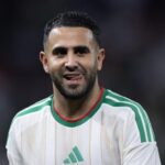 Riyad Mahrez Pamer Kerendahan Hati di Piala Afrika 2025: Main Bola dengan Bocil hingga Bantu Fans di Medsos