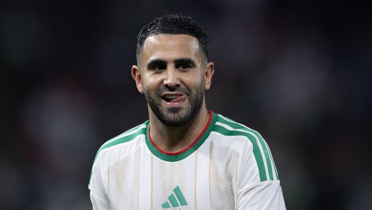 Riyad Mahrez Pamer Kerendahan Hati di Piala Afrika 2025: Main Bola dengan Bocil hingga Bantu Fans di Medsos Riyad Mahrez Pamer Kerendahan Hati di Piala Afrika 2025: Main Bola dengan Bocil hingga Bantu Fans di Medsos