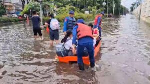 Antisipasi Banjir Kiriman, Ditpolairud Polda Metro Jaya Patroli Intensif di Pluit Jakarta Utara