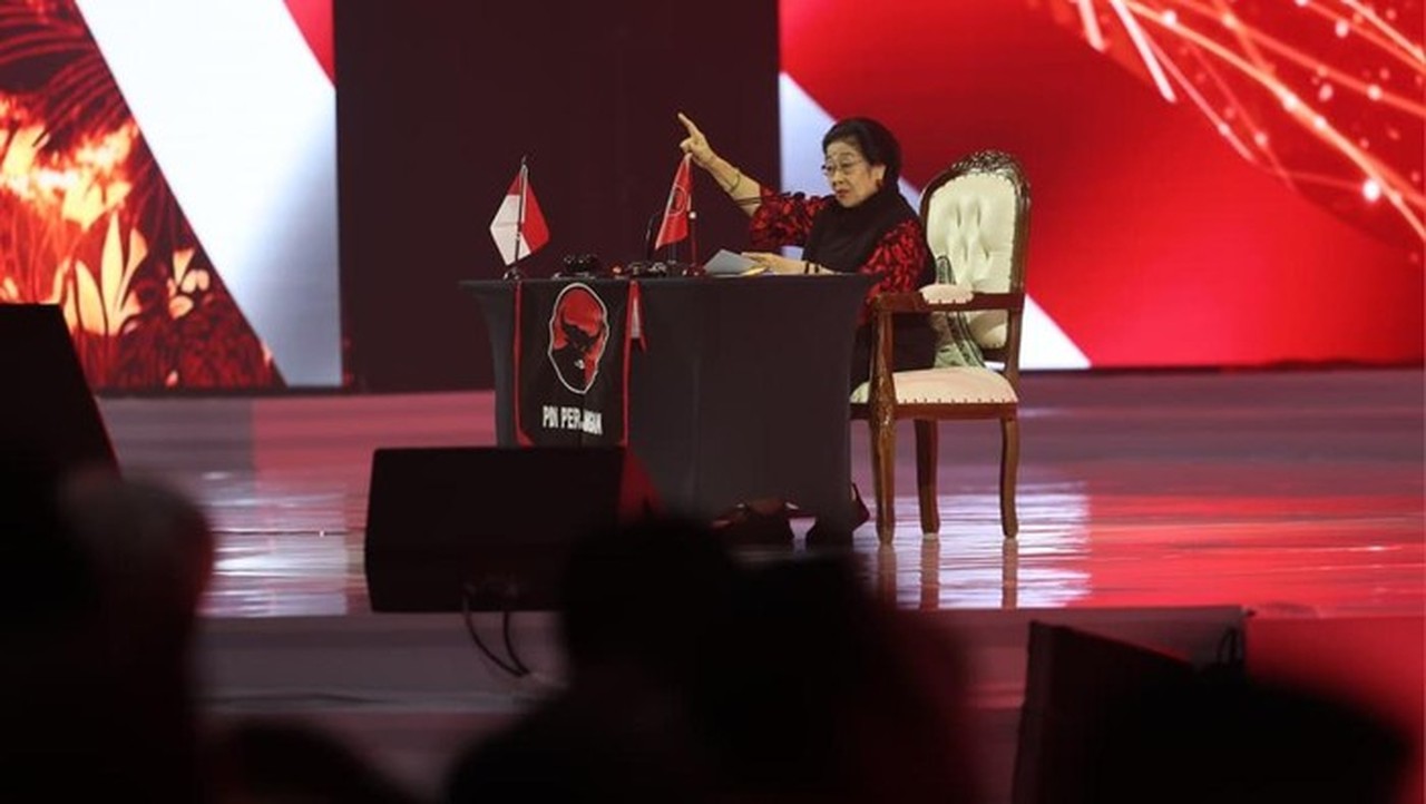 Megawati Tegaskan PDIP Partai Penyeimbang, Kritik Kebijakan Pemerintah Bukan Musuh Personal Megawati Tegaskan PDIP Partai Penyeimbang, Kritik Kebijakan Pemerintah Bukan Musuh Personal