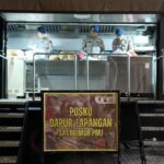 Brimob Polda Metro Dirikan Dapur Lapangan Bantu Warga Terdampak Banjir di Jakarta Utara