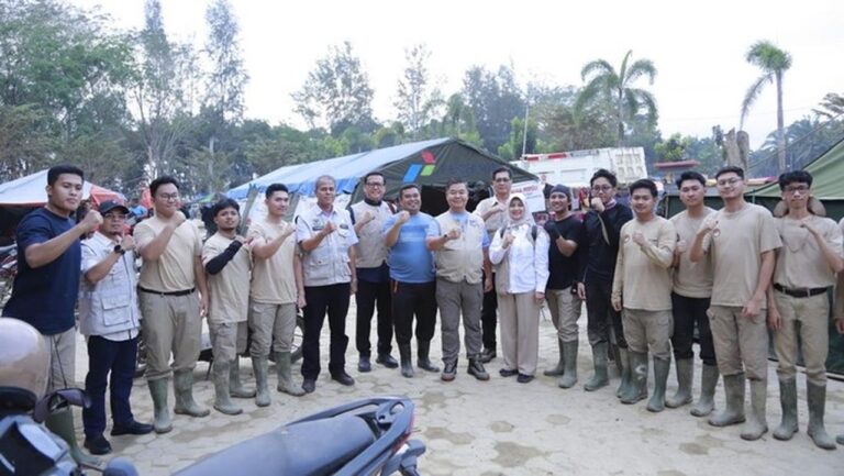 Dirjen Dukcapil Teguh Setyabudi Pastikan Layanan Adminduk Pulih di Aceh Pasca Bencana Dirjen Dukcapil Teguh Setyabudi Pastikan Layanan Adminduk Pulih di Aceh Pasca Bencana