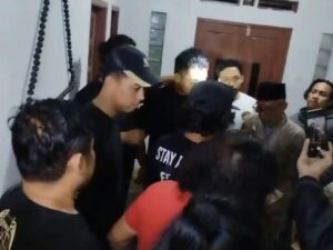 Suami Siri Pembunuh Terapis Bekasi Ditangkap di Depan Orang Tua di Lebak