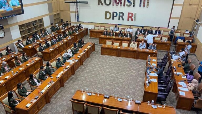 Komisi III DPR: KUHP dan KUHAP Baru Lebih Berkeadilan Dibanding Warisan Belanda dan Orde Baru
