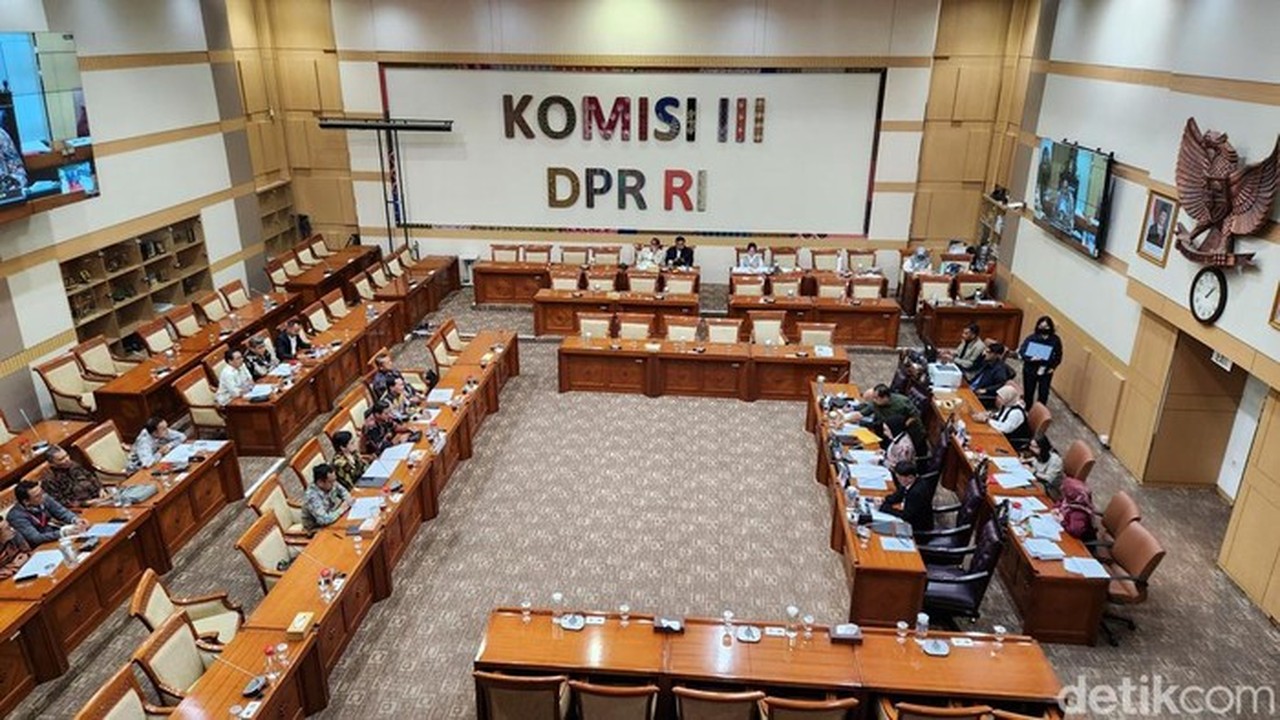 Komisi III DPR Respons Aduan Hakim Ad Hoc, Minta Mogok Sidang Dihindari