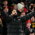 Gary Neville Terkejut MU Pecat Amorim Mendadak, Sebut Keputusan Buruk