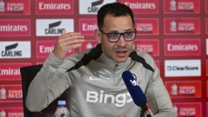 Liam Rosenior Ungkap Taktik Arsenal Sejak Dini, Chelsea Siap Hadapi Semifinal Carabao Cup