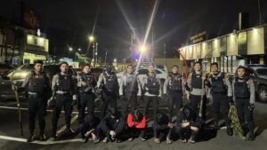 Lima Remaja Diamankan Polisi Depok Saat Hendak Tawuran, Bawa Celurit dan Stik Golf