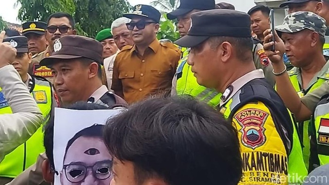 Diduga Selewengkan Pajak, Kepala Desa Benda di Brebes Mundur Usai Didemo Warga