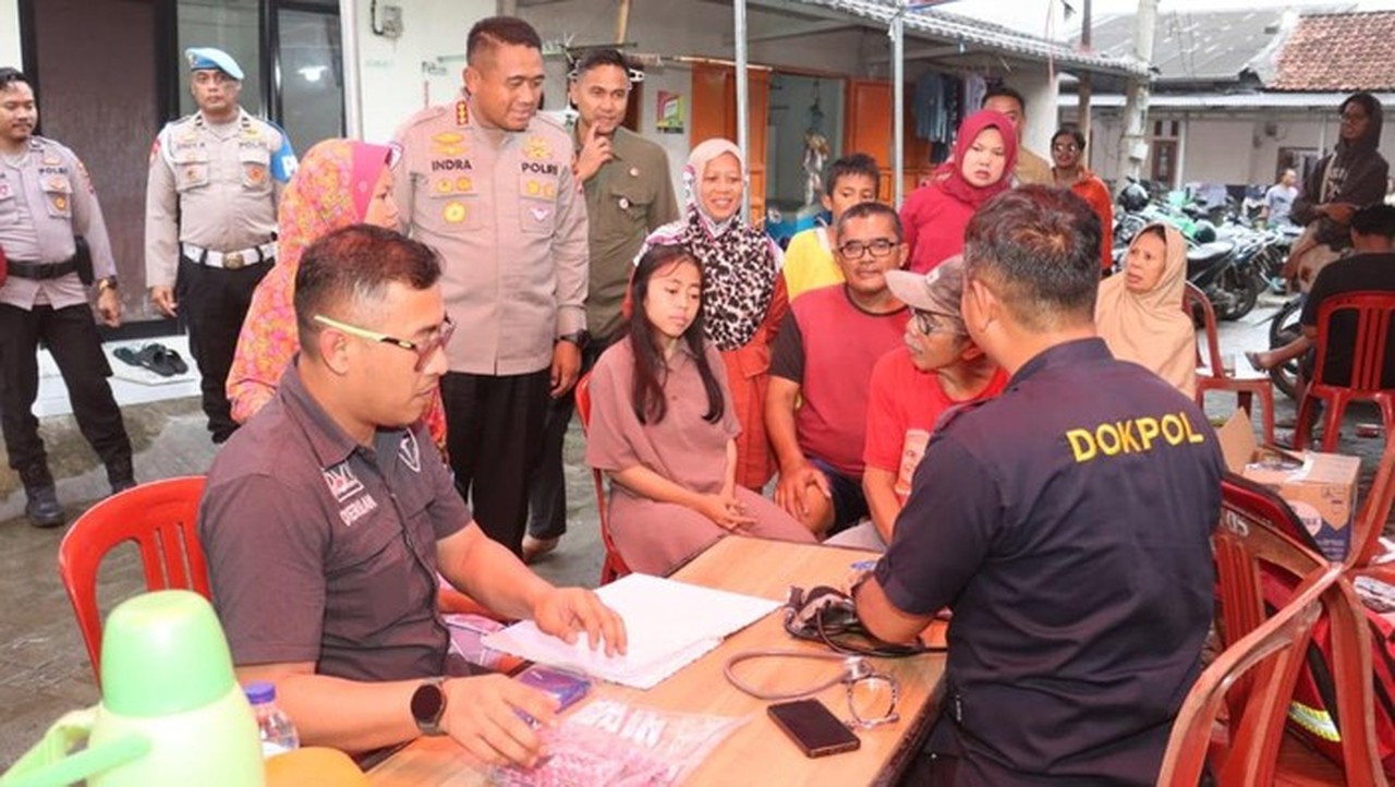Kapolresta Tangerang Kirim Tim Medis ke Lokasi Banjir Jayanti, Pastikan Kondisi Warga Terdampak