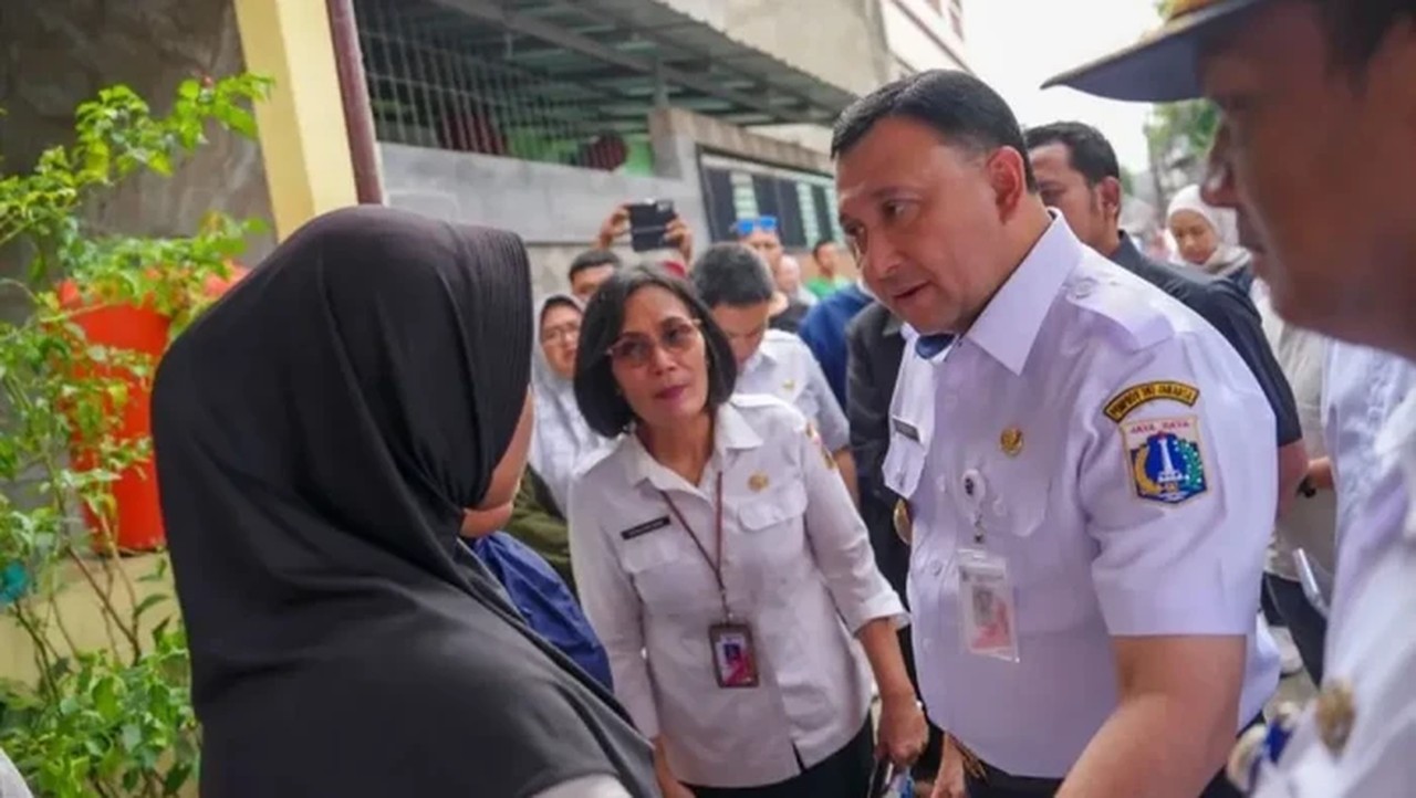 Dua Orang Tua Tewas Tersengat Listrik Saat Banjir Jakarta Utara, Biaya Sekolah Anak Ditanggung Pemkot