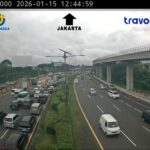 Tol Cawang Macet Siang Ini Akibat Arus Kendaraan Japek dan Jagorawi yang Ramai