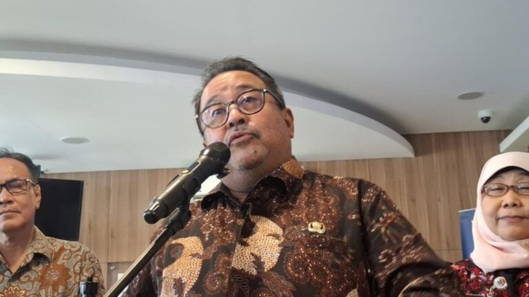 Tiang Monorel Senayan Tak Dibongkar, Rano Karno: Wewenang Ada di Setneg Tiang Monorel Senayan Tak Dibongkar, Rano Karno: Wewenang Ada di Setneg