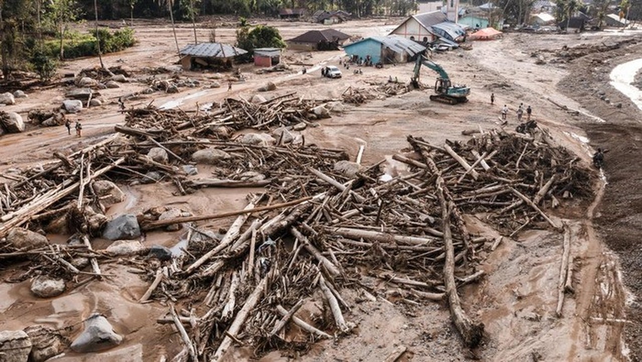 AHY Ungkap 238.783 Rumah Rusak Akibat Bencana Sumatera, Perlu Rp 8,2 Triliun AHY Ungkap 238.783 Rumah Rusak Akibat Bencana Sumatera, Perlu Rp 8,2 Triliun