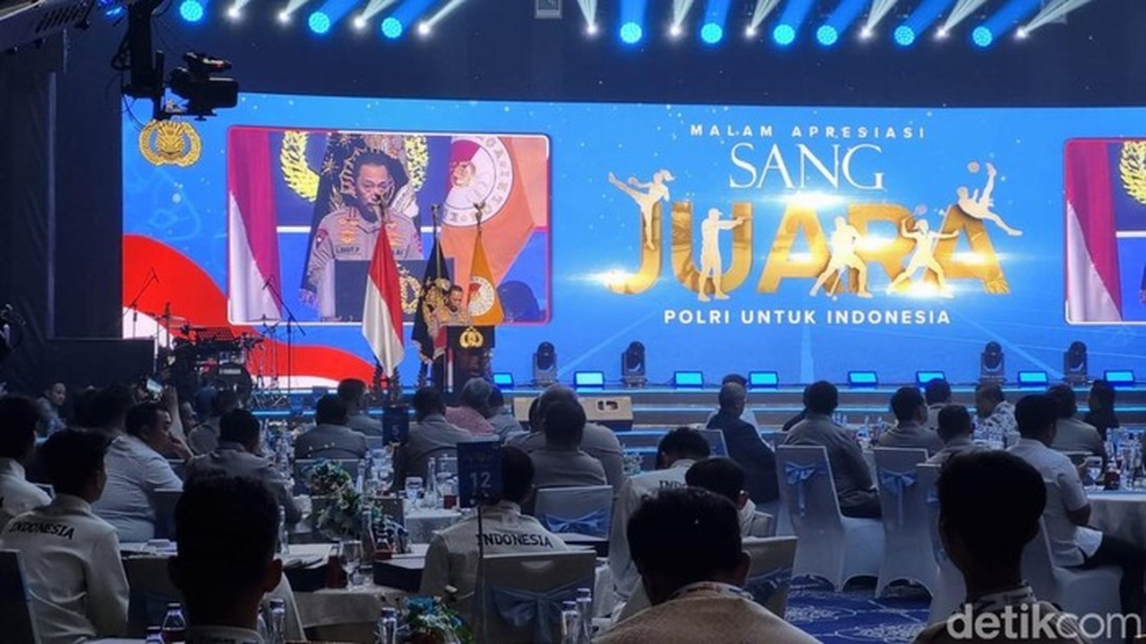 Kapolri Beri Penghargaan kepada 139 Peraih Medali SEA Games 2025 di Jakarta