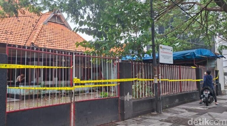Kantor Ormas Madas di Surabaya Disegel Polisi Terkait Dugaan Mafia Tanah