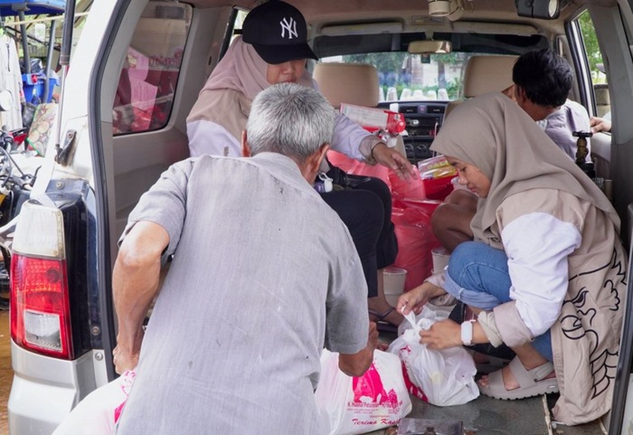 Anggota DPR Gerindra Tinjau Banjir Balangan, Salurkan Bantuan Sembako untuk Warga Terdampak