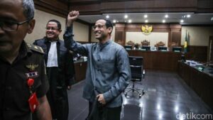 Perbedaan KUHAP Baru dan Lama dalam Sidang Korupsi: Fokus pada Terdakwa Nadiem Makarim