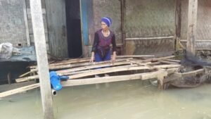 Cerita Pilu Asniah, Korban Banjir Pandeglang: Uang Jualan Rp 1,7 Juta Hanyut