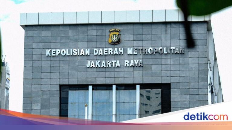 Jokowi Beri Restorative Justice, SP3 Terbit untuk Eggi Sudjana dan Damai Lubis