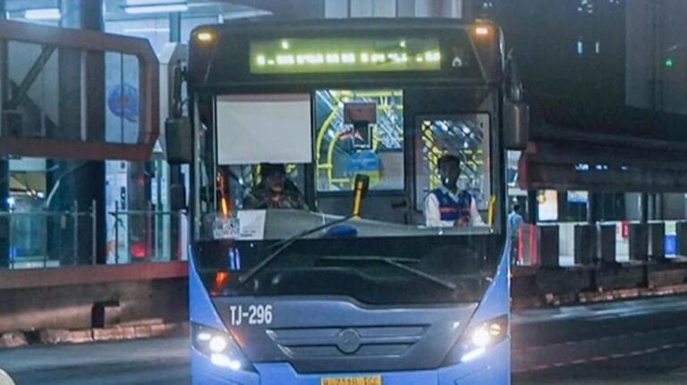 Dua Pria Onani di Bus TransJ Dibekuk, Manajemen Apresiasi Penumpang yang Berani Bersuara
